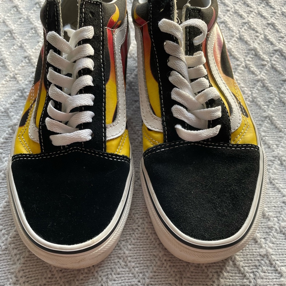 🔥🔥🔥Flame Design Vans - Picture 5 of 5